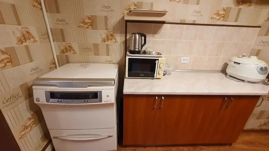 4 xonali kvartira sotiladi − 100 m²