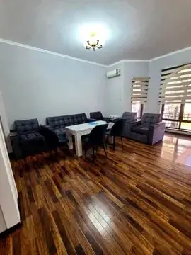 Ijaraga 3 qavatli uy − 750 m²