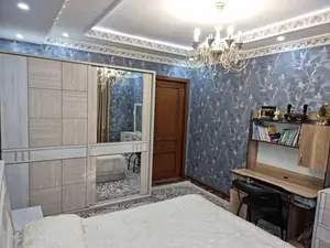 Сдается 4-комнатная квартира − 226 м²