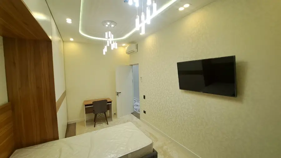 3 xonali kvartira sotiladi − 115 m²