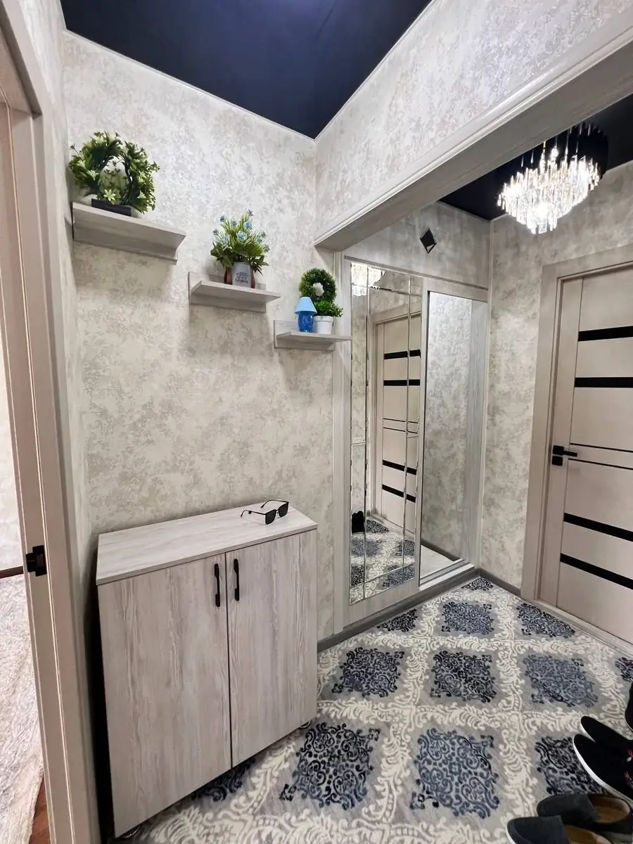 2 xonali kvartira sotiladi − 56 m²