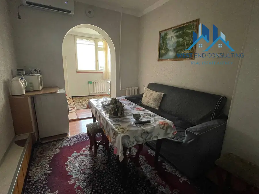 Продается Более 5-комнатная квартира − 160 м²