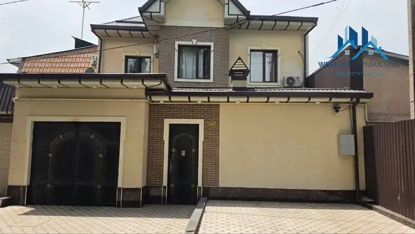 2-этажный дом − 200 м², 2 сот.