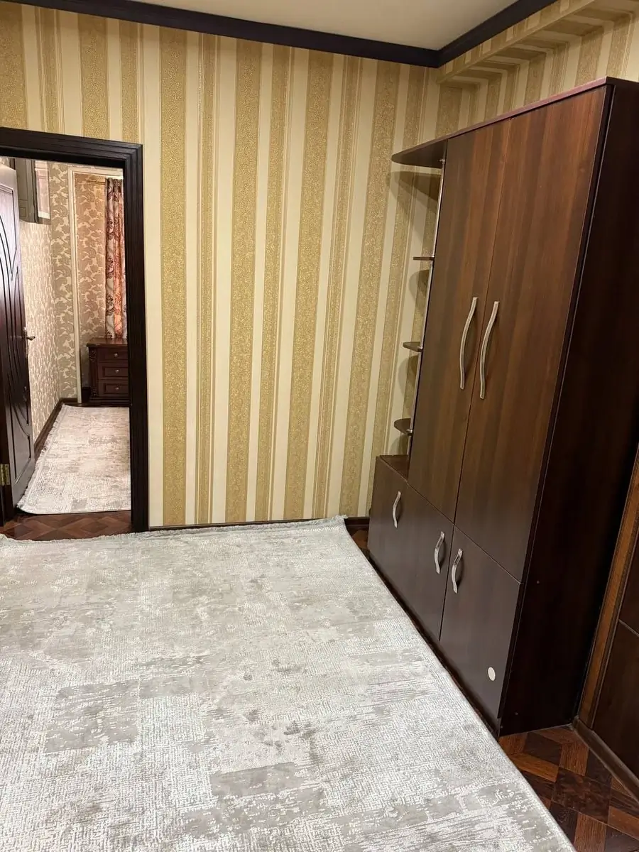 Сдается 2-комнатная квартира − 57 м²