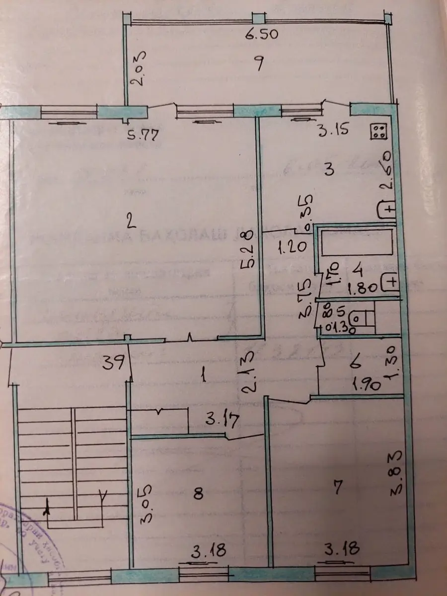 4 xonali kvartira sotiladi − 94 m²