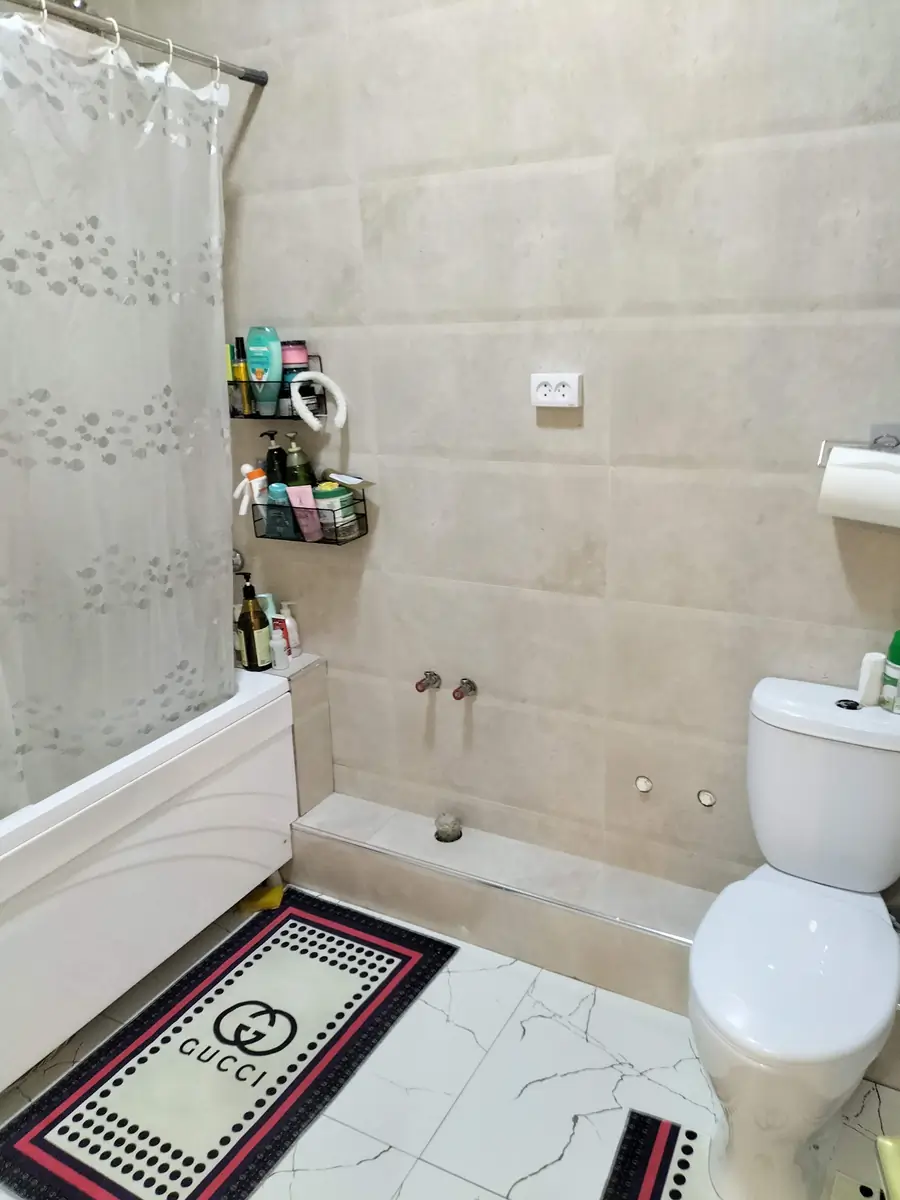 Продается 2-этажный дом − 300 м²