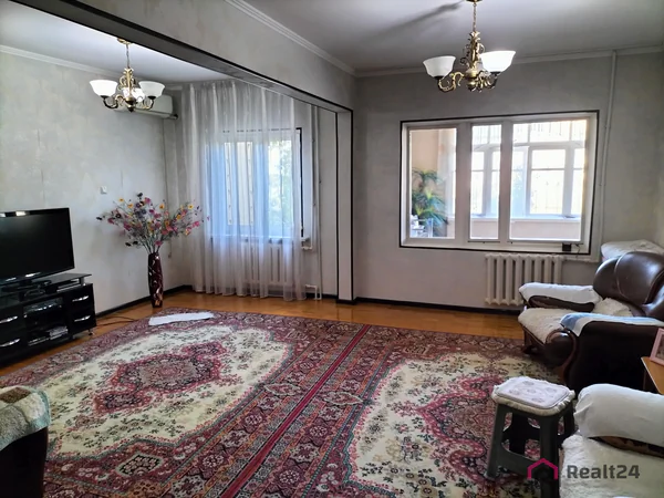 3 xonali kvartira sotiladi − 92 m²