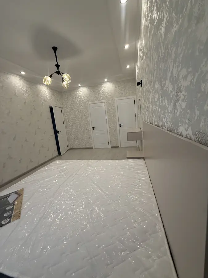 3 xonali kvartira sotiladi − 65 m²