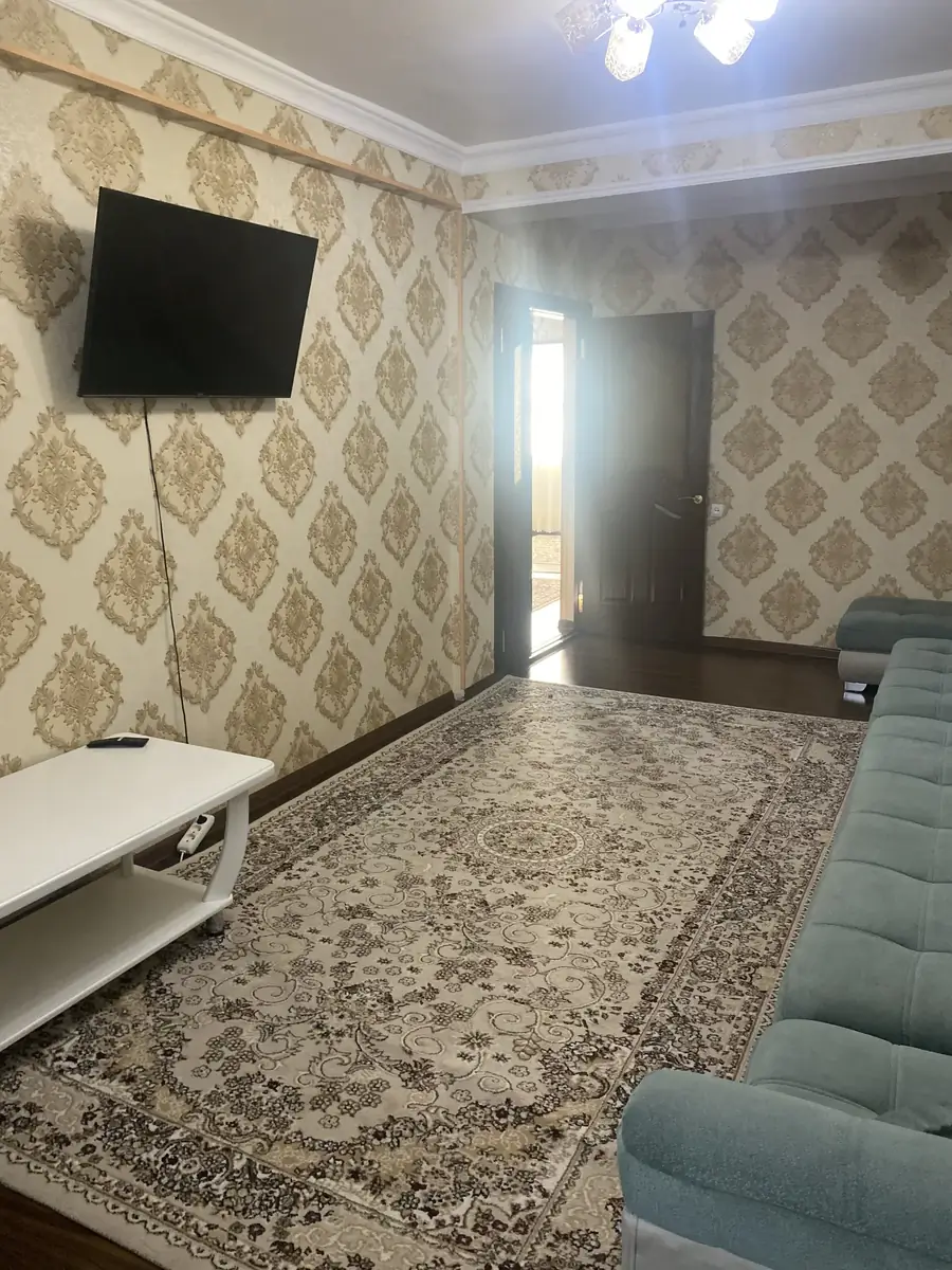 Продается 2-комнатная квартира − 65 м²