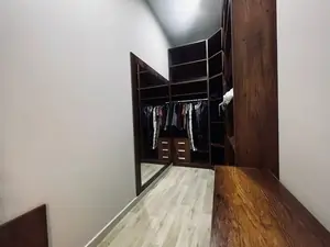 Ijaraga 5 dan ortiq xonali kvartira − 300 m²