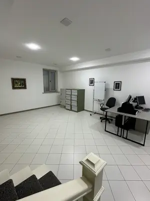 Ofis sotiladi − 366 m²