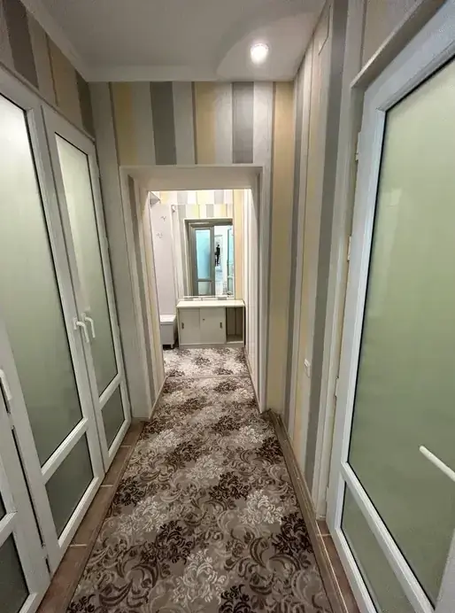 4 xonali kvartira sotiladi − 120 m²