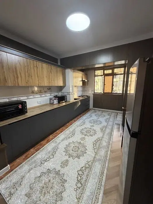 Сдается 4-комнатная квартира − 95 м²