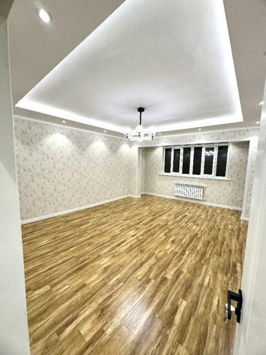 3 xonali kvartira sotiladi − 72 m²