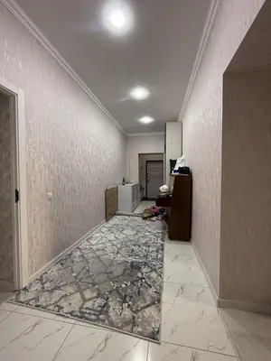 3 xonali kvartira sotiladi − 82 m²