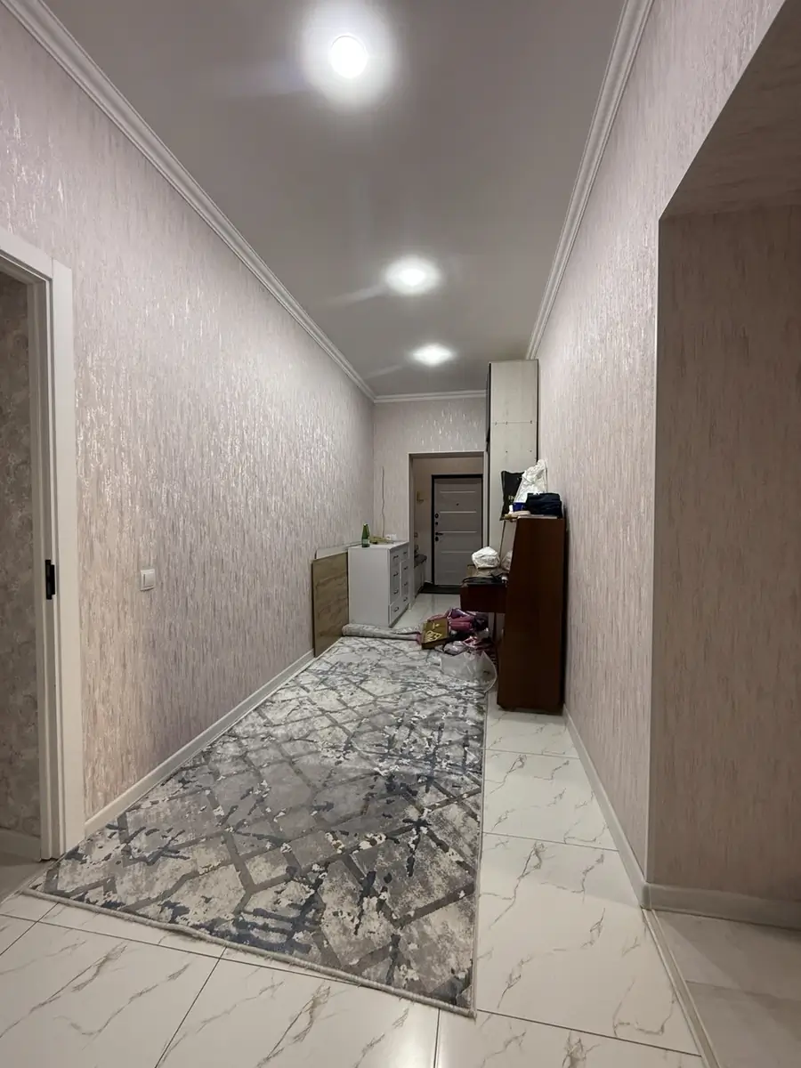 3 xonali kvartira sotiladi − 82 m²