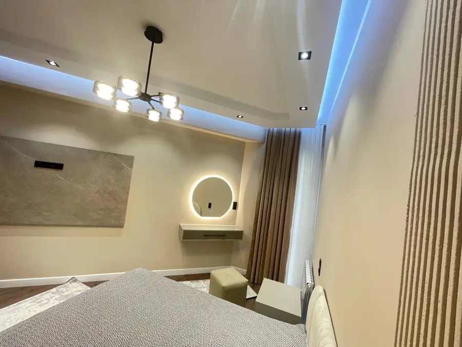 3 xonali kvartira sotiladi − 90 m²