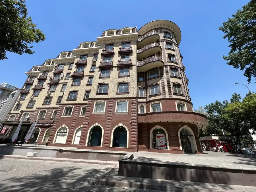 Продается 3-комнатная квартира − 100 м²