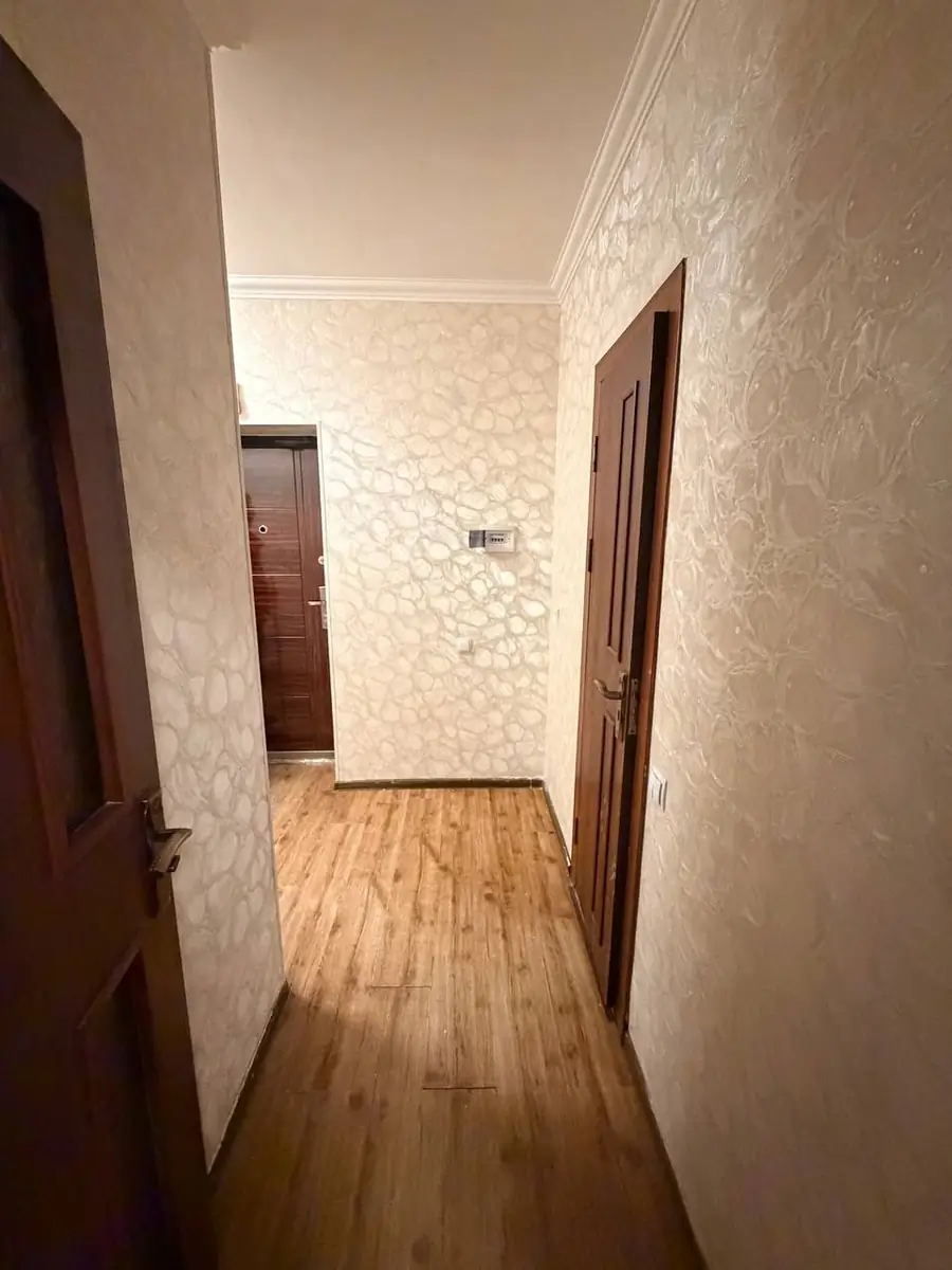 2 xonali kvartira sotiladi − 55 m²