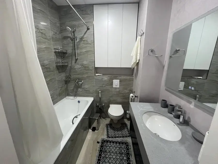 Сдается 3-комнатная квартира − 100 м²