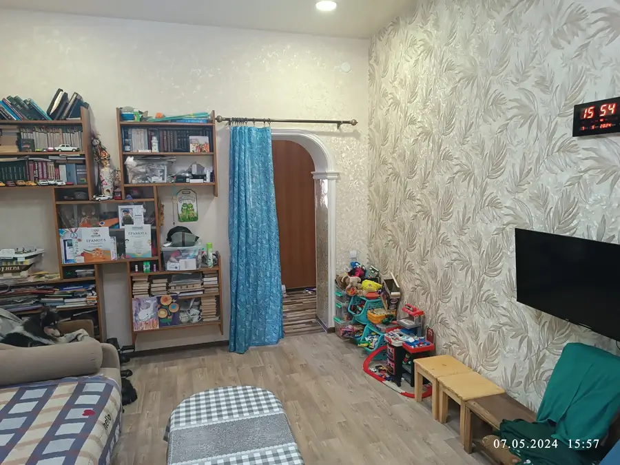 Продается 2-комнатная квартира − 56 м²