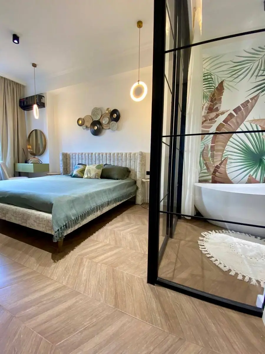 Сдается 3-комнатная квартира − 122 м²