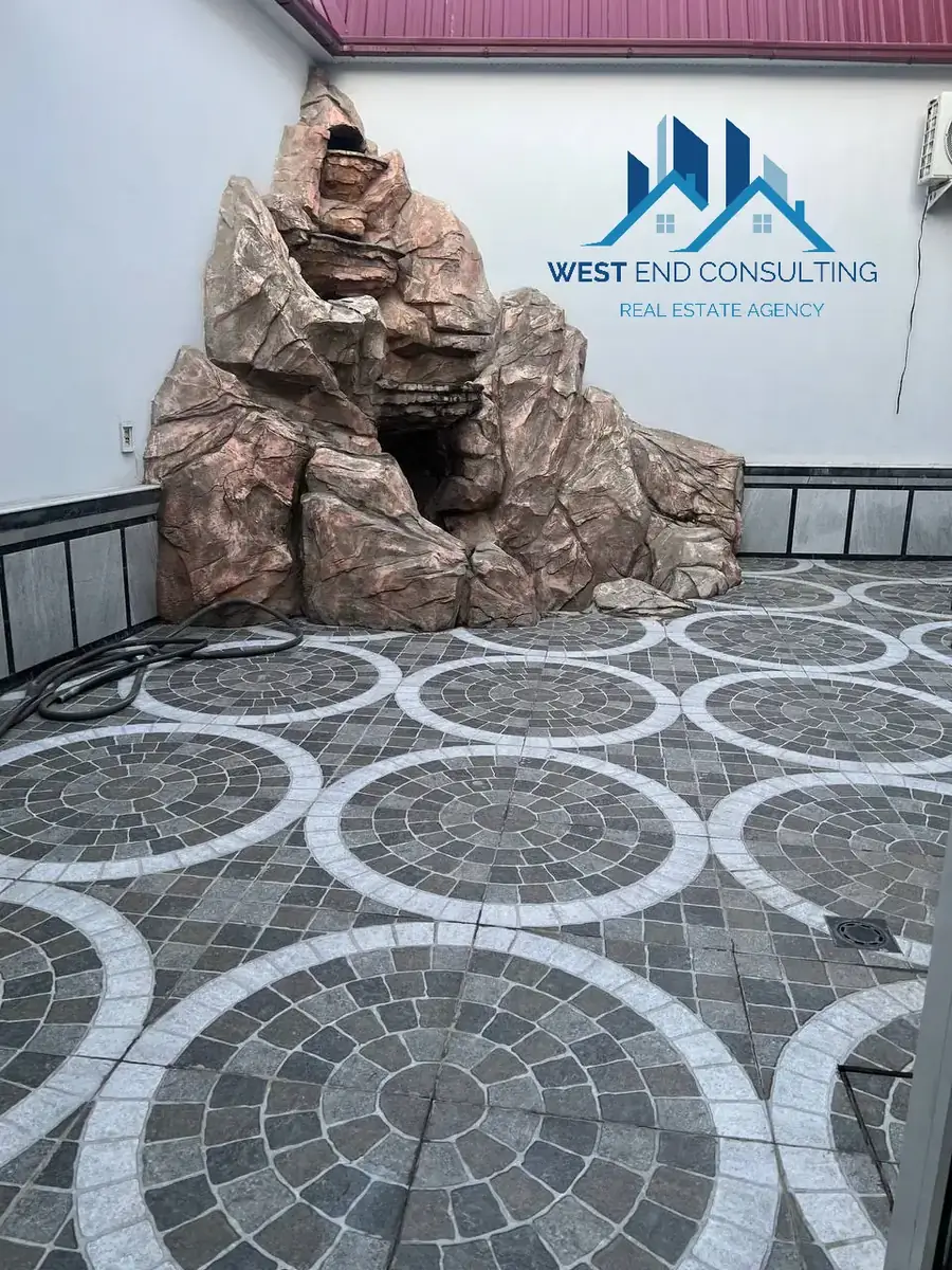 Ijaraga 3 qavatli uy − 420 m²