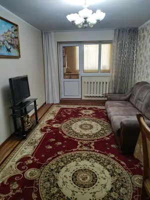 3 xonali kvartira sotiladi − 67 m²