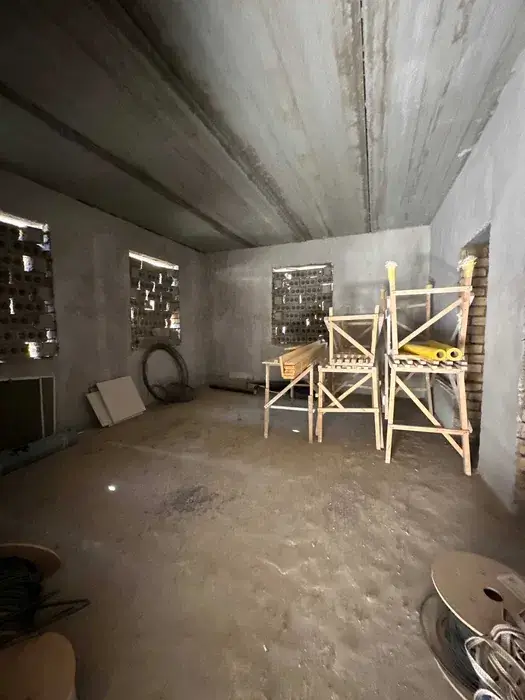 Продается 3-этажный дом − 900 м²