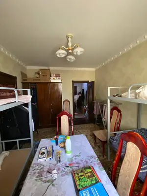 1 xonali kvartira sotiladi − 42 m²