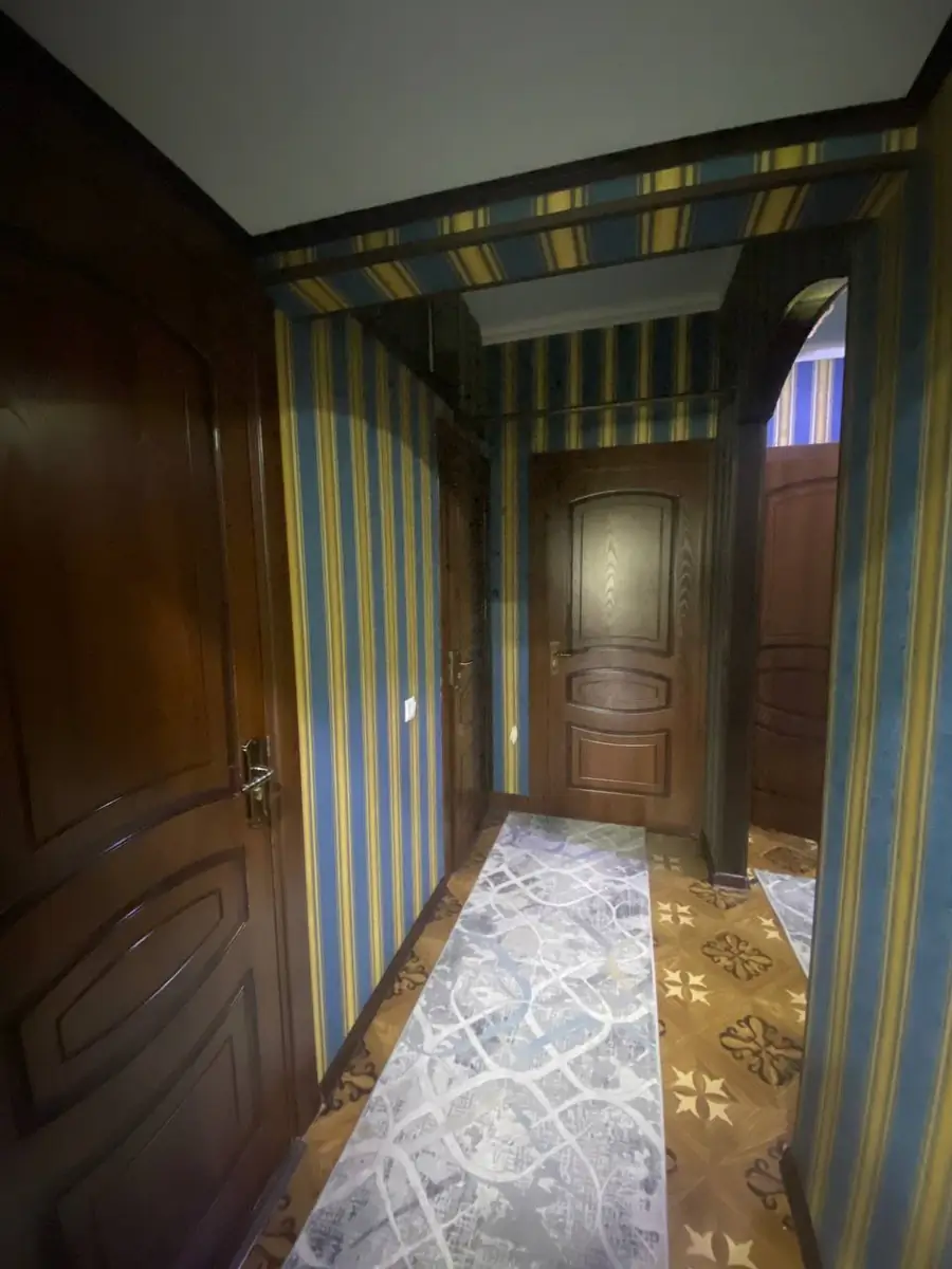 4 xonali kvartira sotiladi − 92 m²