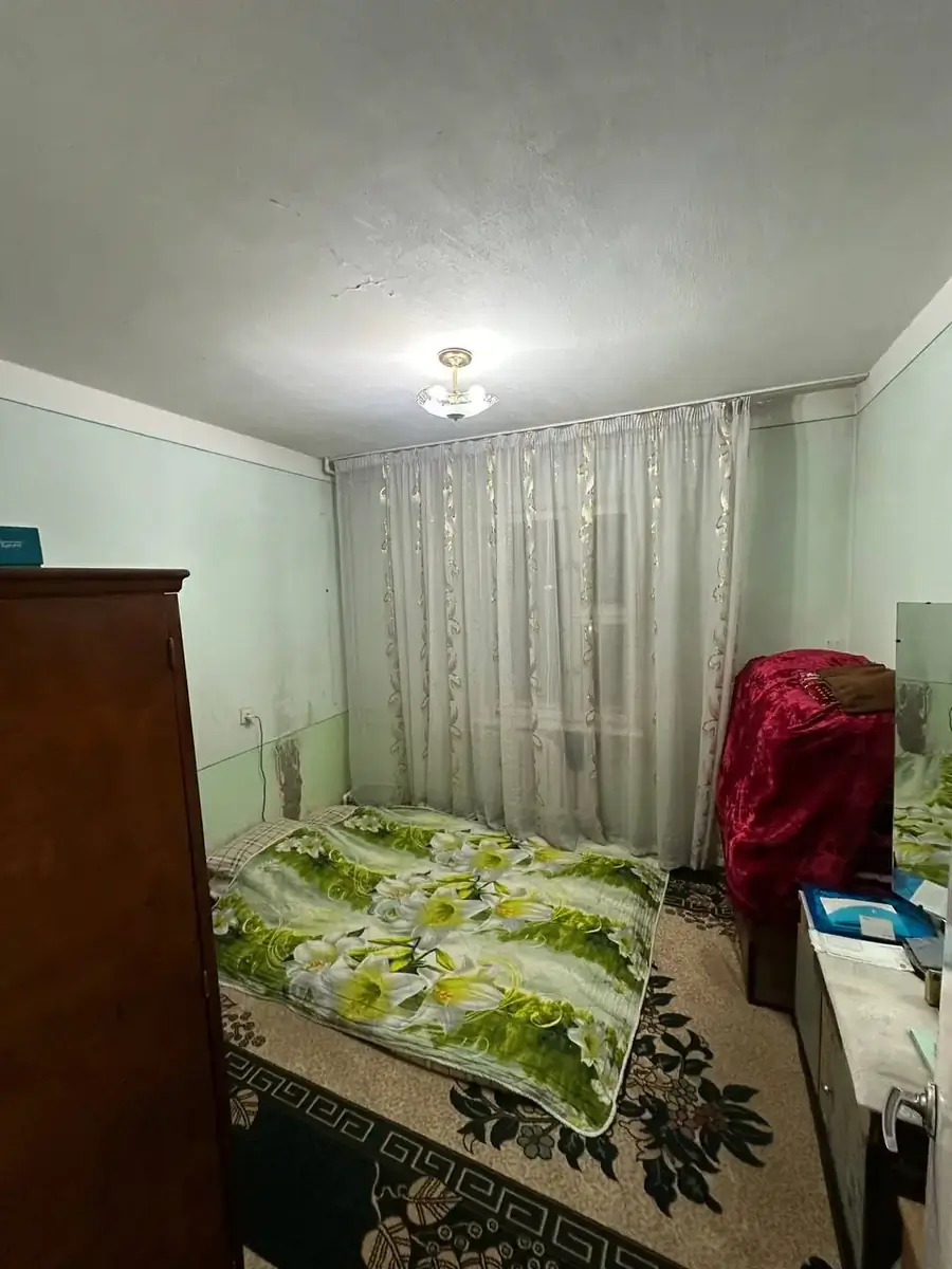 Более 5 xonali kvartira sotiladi − 145 m²