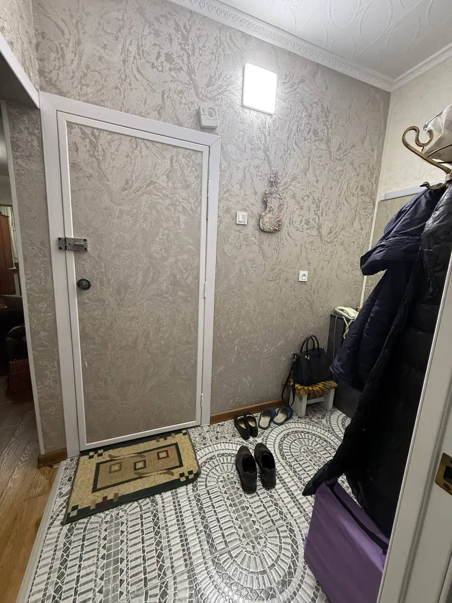 Сдается 2-комнатная квартира − 58 м²