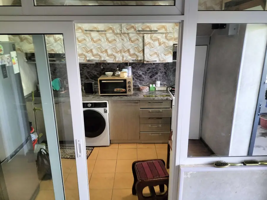 4 xonali kvartira sotiladi − 107 m²