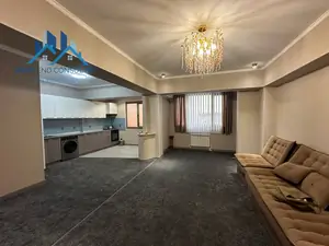 Сдается 2-комнатная квартира − 60 м²