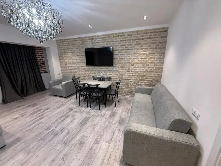 Ijaraga 3 xonali kvartira − 90 m²