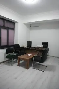 4 xonali kvartira sotiladi − 117.7 m²