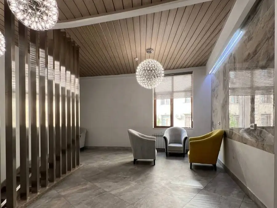 Ijaraga ofis − 330 m²