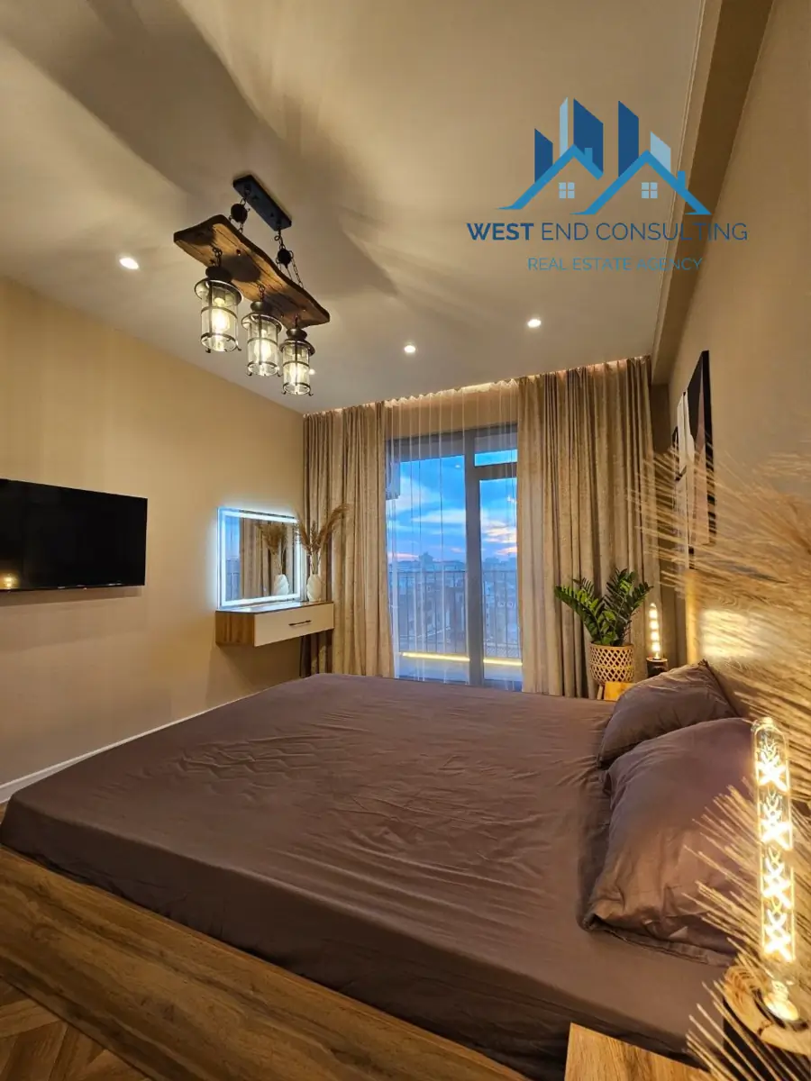 Продается 2-комнатная квартира − 56 м²