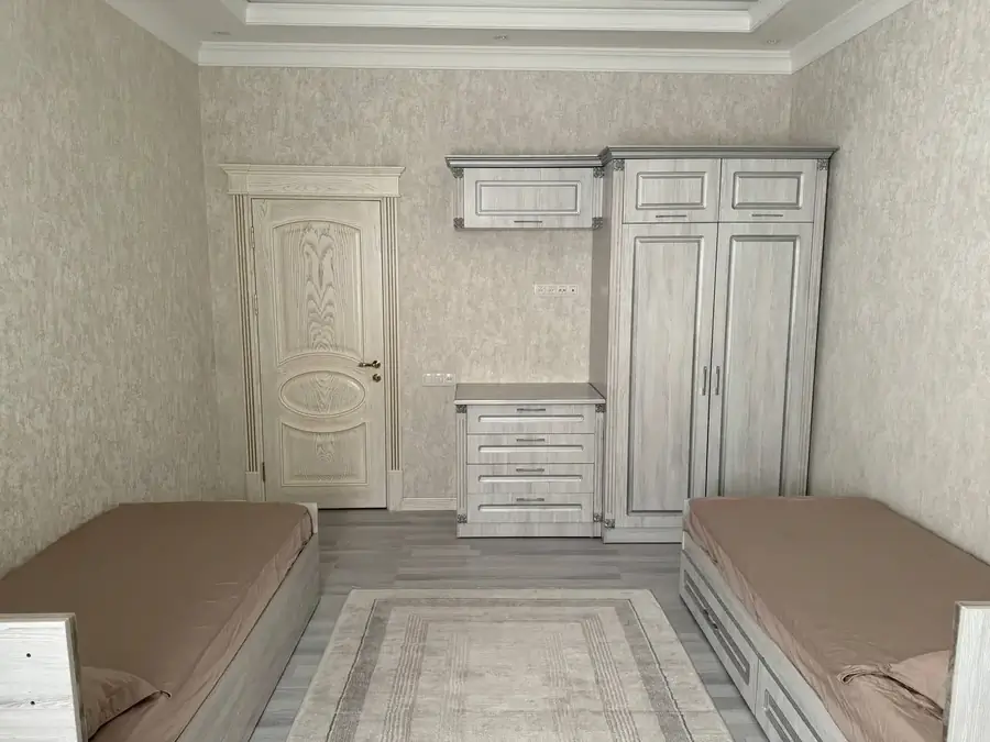 3 xonali kvartira sotiladi − 116 m²
