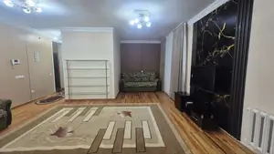 Сдается 2-комнатная квартира − 62 м²