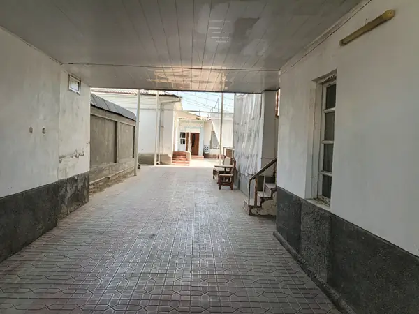 2-этажный дом − 282.6 м², 999 сот.