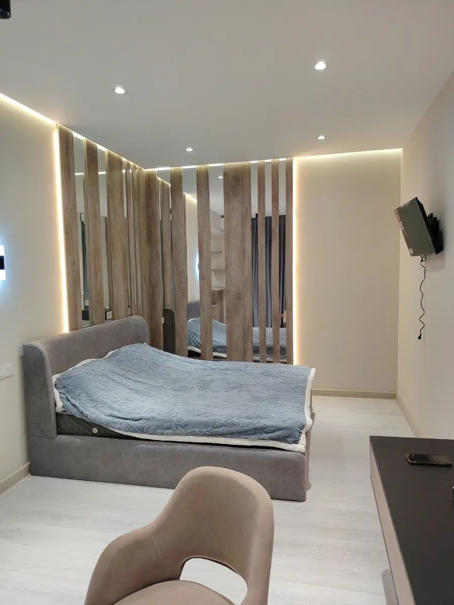 Продается 1-комнатная квартира − 33 м²