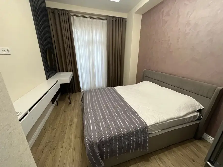 Сдается 3-комнатная квартира − 100 м²