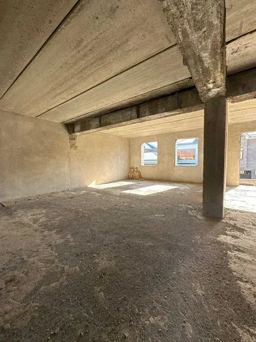 Продается 3-этажный дом − 900 м²