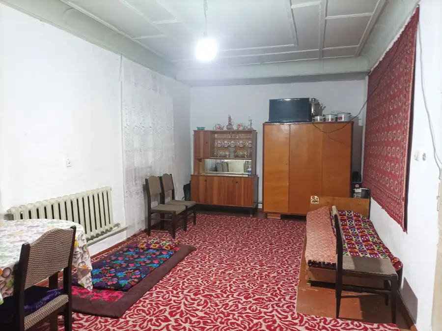 Продается 1-этажный дом − 720 м²