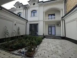2 qavatli uy sotiladi − 300 m²