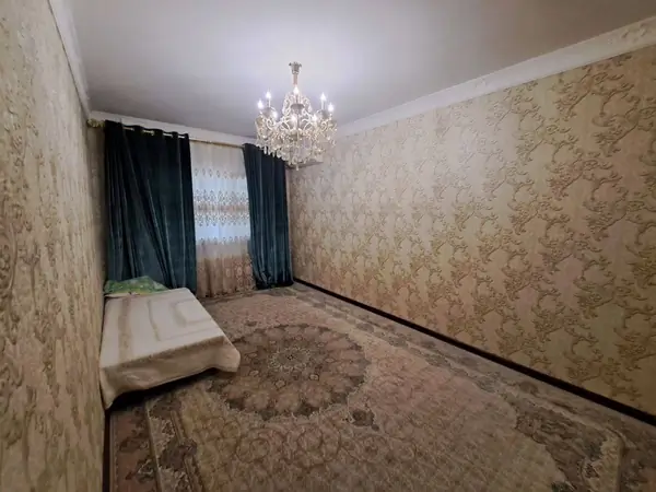 4 xonali kvartira sotiladi − 85 m²