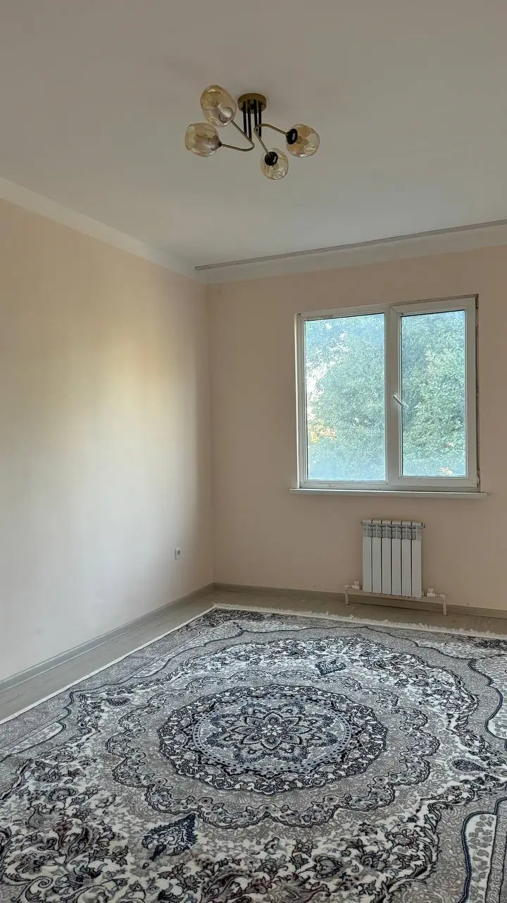 3 xonali kvartira sotiladi − 73 m²