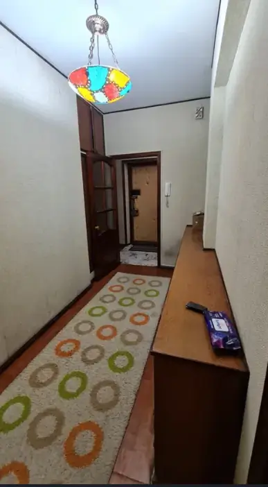 4 xonali kvartira sotiladi − 100 m²